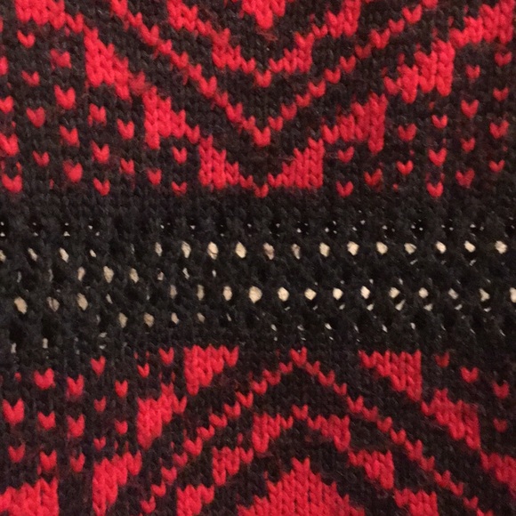 Cute AE red and dark grey knitted sweater! - Picture 2 of 3